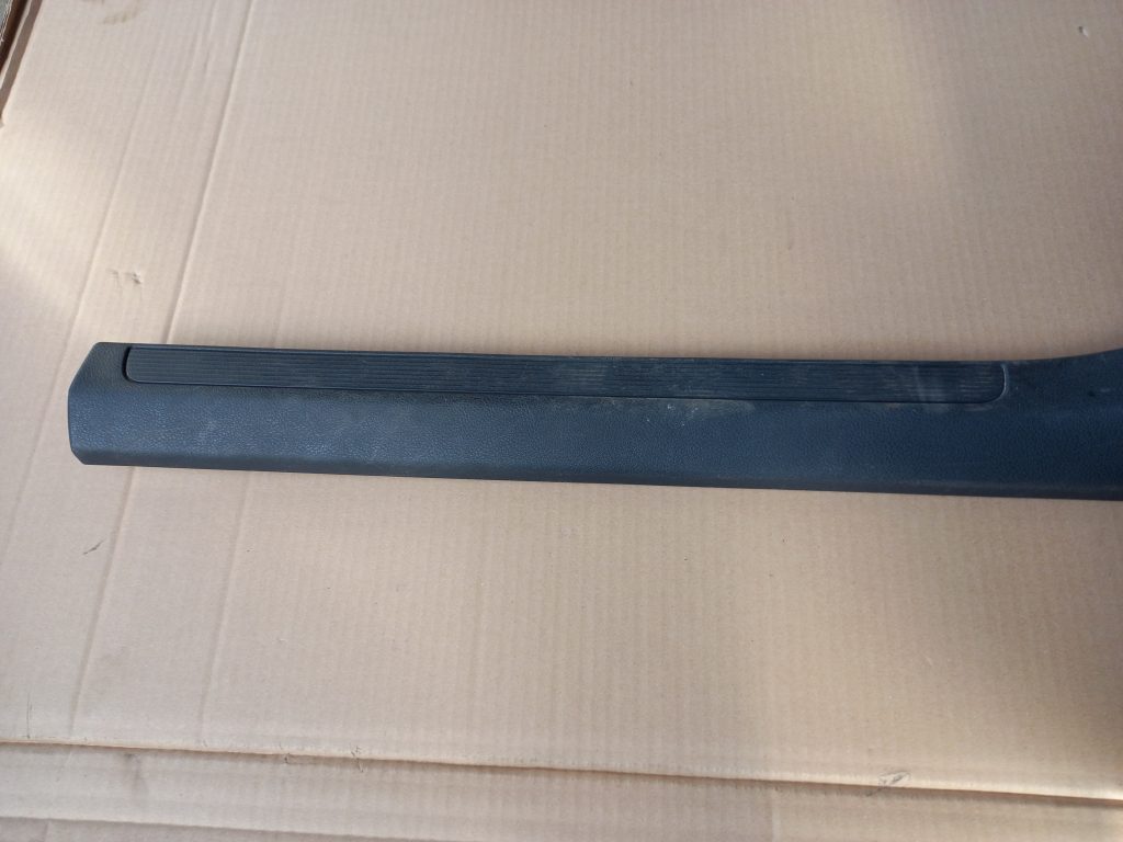 Sliekšņa laba uzlika priekš VW PASSAT CC 2009 3 Sliekšņa laba uzlika priekš VW PASSAT CC 2009