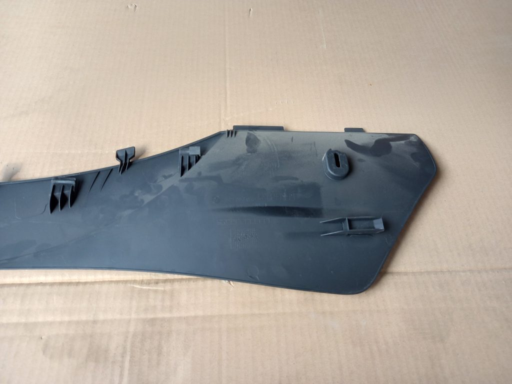 Centrālās konsoles (apdares) sānu panelis priekš VW PASSAT CC 2009 5 Centrālās konsoles (apdares) sānu panelis priekš VW PASSAT CC 2009