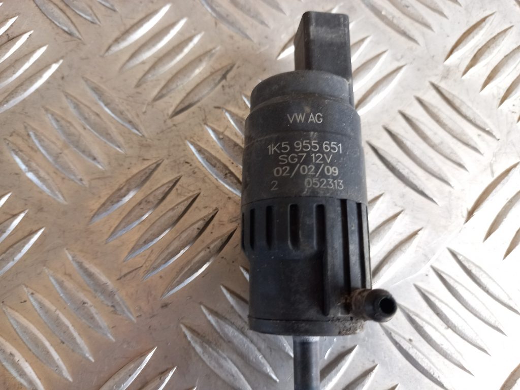 Mazgātāja šķidruma sūknis priekš VW PASSAT CC 2009 3 Mazgātāja šķidruma sūknis priekš VW PASSAT CC 2009