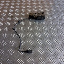 Pārsega slēdzene priekš VW PASSAT CC 2009