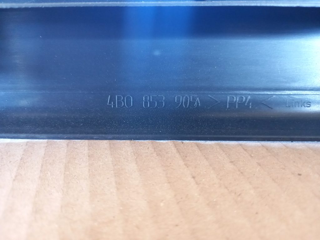 Sliekšņa kreisa uzlika priekš AUDI A6 1998 5 Sliekšņa kreisa uzlika priekš AUDI A6 1998