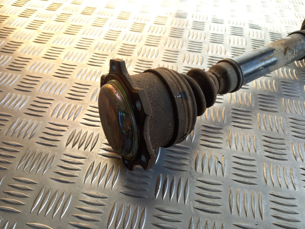 Pusass priekšēja labā priekš AUDI A6 1998 4 Pusass priekšēja labā priekš AUDI A6 1998