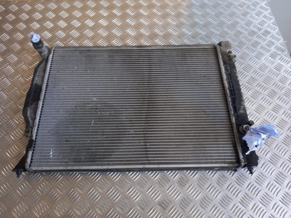 Dzesēšanas radiators priekš AUDI A6 1998 1 Dzesēšanas radiators priekš AUDI A6 1998