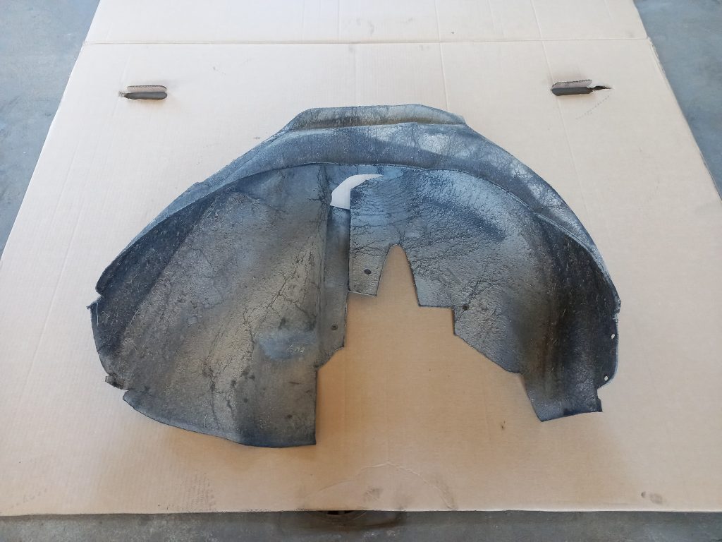 Aizmugurējais labais paspārns priekš AUDI A6 1998 1 Aizmugurējais labais paspārns priekš AUDI A6 1998