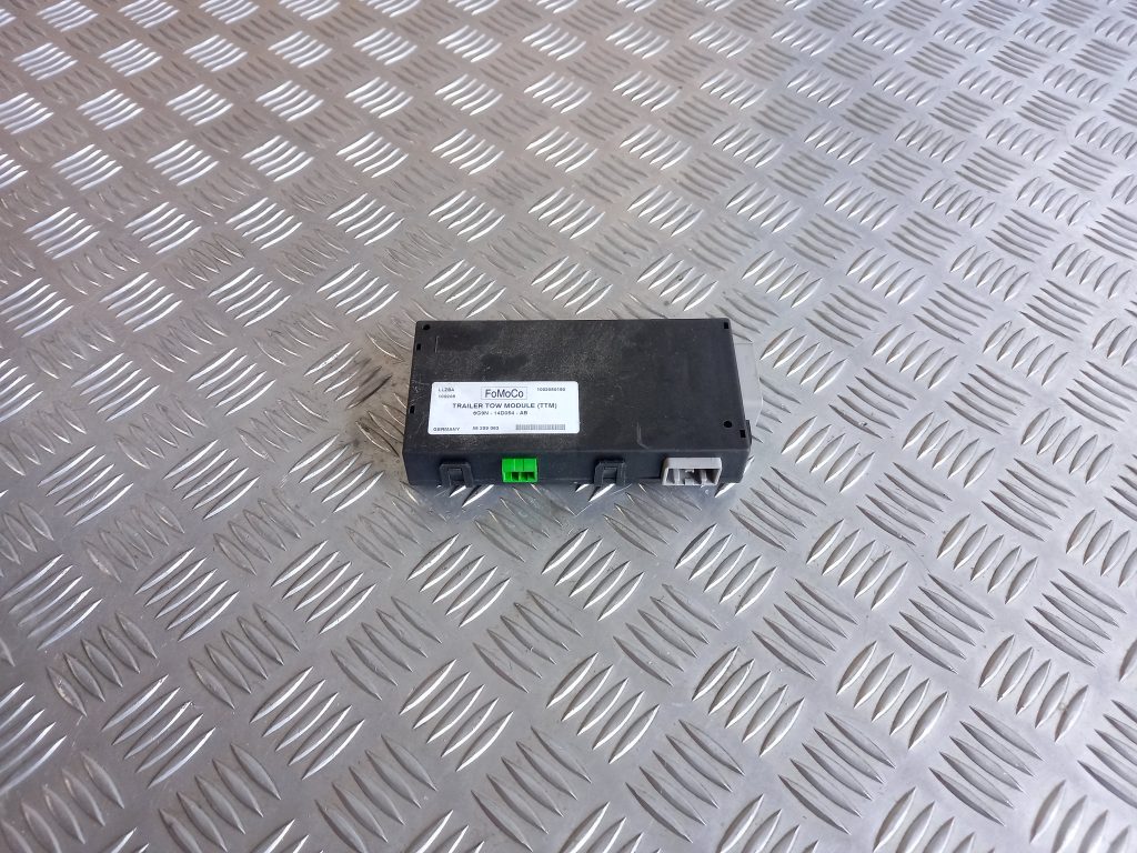 Piekabes āķa vadības bloks priekš LAND ROVER FREELANDER 2007 2 Piekabes āķa vadības bloks priekš LAND ROVER FREELANDER 2007