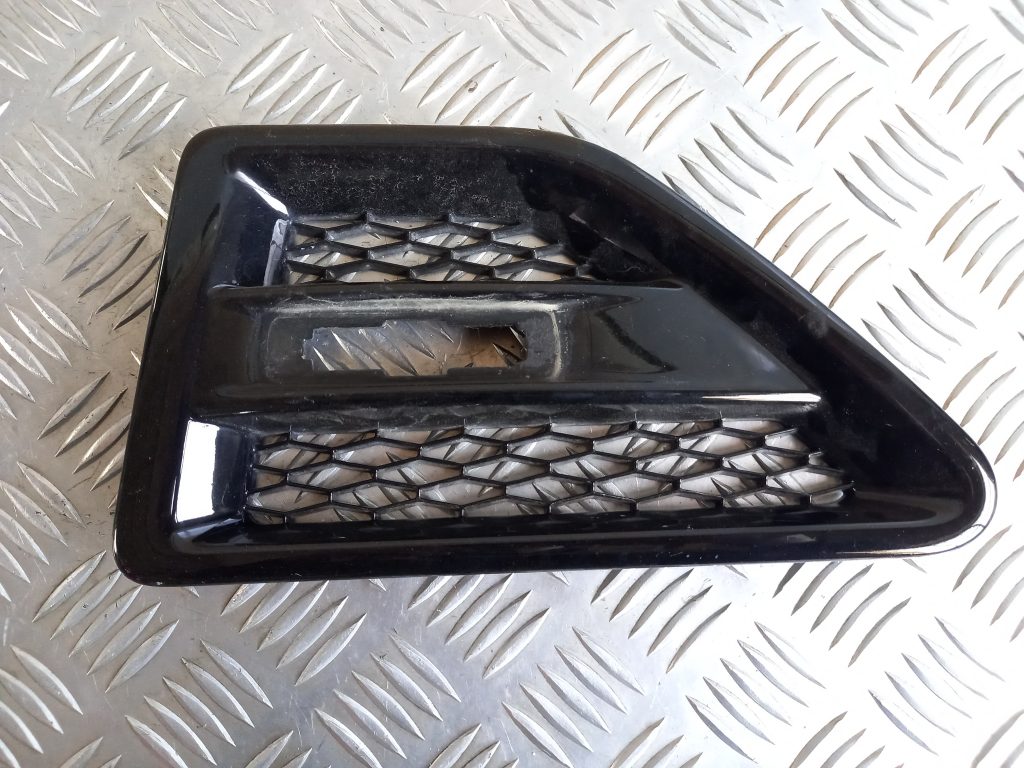 Priekšēja spārna uzlika/moldings priekš LAND ROVER FREELANDER 2007 3 Priekšēja spārna uzlika/moldings priekš LAND ROVER FREELANDER 2007