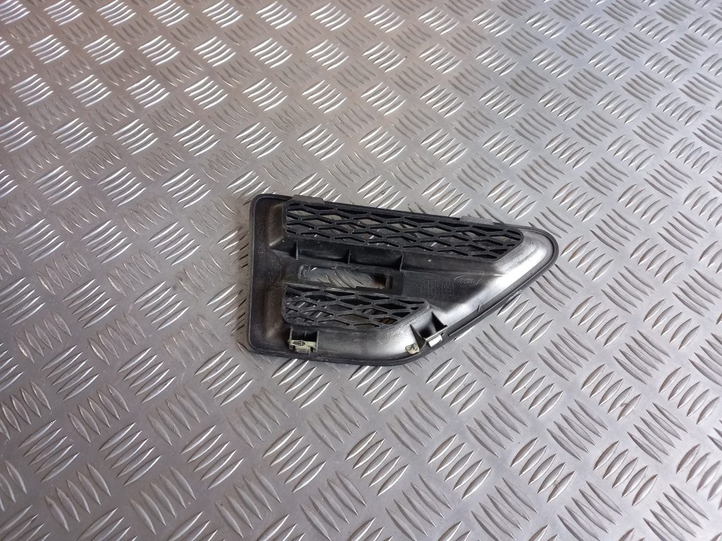 Priekšēja spārna uzlika/moldings priekš LAND ROVER FREELANDER 2007 2 Priekšēja spārna uzlika/moldings priekš LAND ROVER FREELANDER 2007