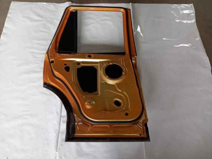 Aizmugurējās kreisās durvis priekš LAND ROVER FREELANDER 2007