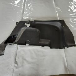 Bagāžnieka nodalījuma sānu apdare priekš LAND ROVER FREELANDER 2007