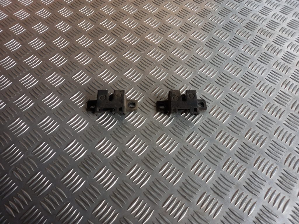 Pārsega slēdzene priekš LAND ROVER FREELANDER 2007 1 Pārsega slēdzene priekš LAND ROVER FREELANDER 2007