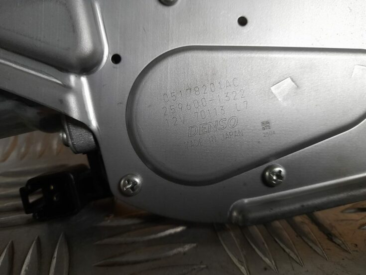 Aizmugurējā stikla tīrītāja motors priekš DODGE JOURNEY 2008