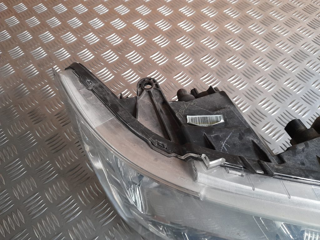 Priekšējais labais lukturis priekš DODGE JOURNEY 2008 2 Priekšējais labais lukturis priekš DODGE JOURNEY 2008