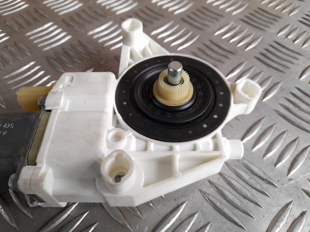 Elektrisko stiklu motors priekš DODGE JOURNEY 2008 2 Elektrisko stiklu motors priekš DODGE JOURNEY 2008