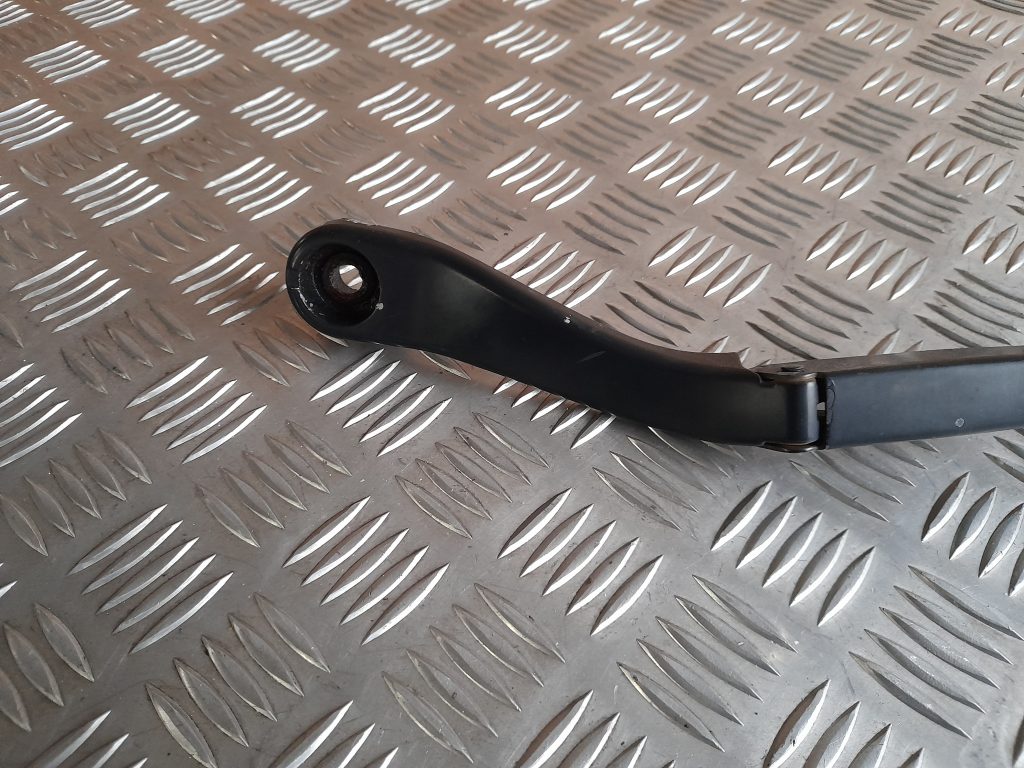 Vējstikla slotiņa priekš DODGE JOURNEY 2008 2 Vējstikla slotiņa priekš DODGE JOURNEY 2008