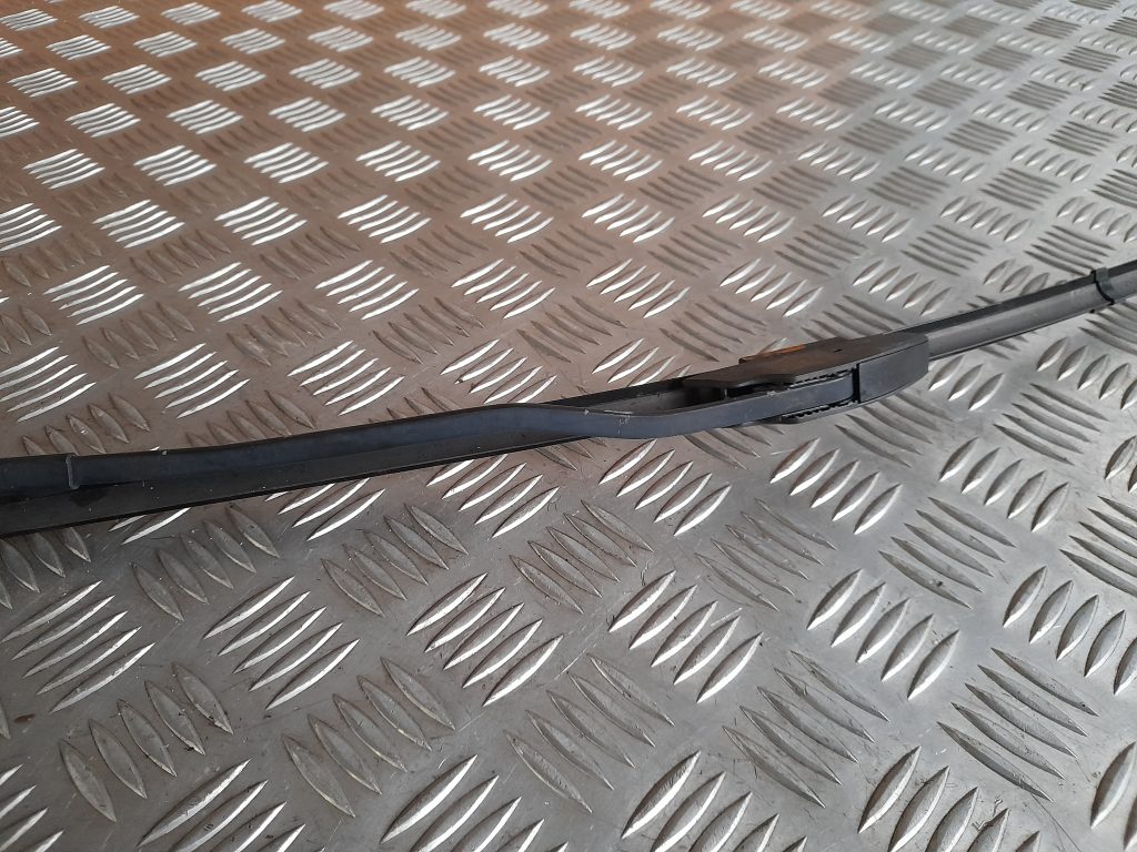 Vējstikla slotiņa priekš DODGE JOURNEY 2008 4 Vējstikla slotiņa priekš DODGE JOURNEY 2008