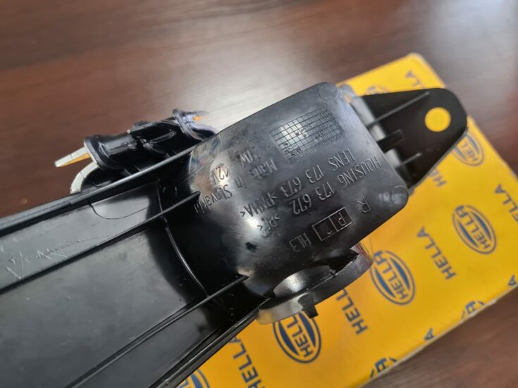 Miglas lukturis aizmugurē labā pusē priekš VW Toureg  2010-2018 7P6945702C
