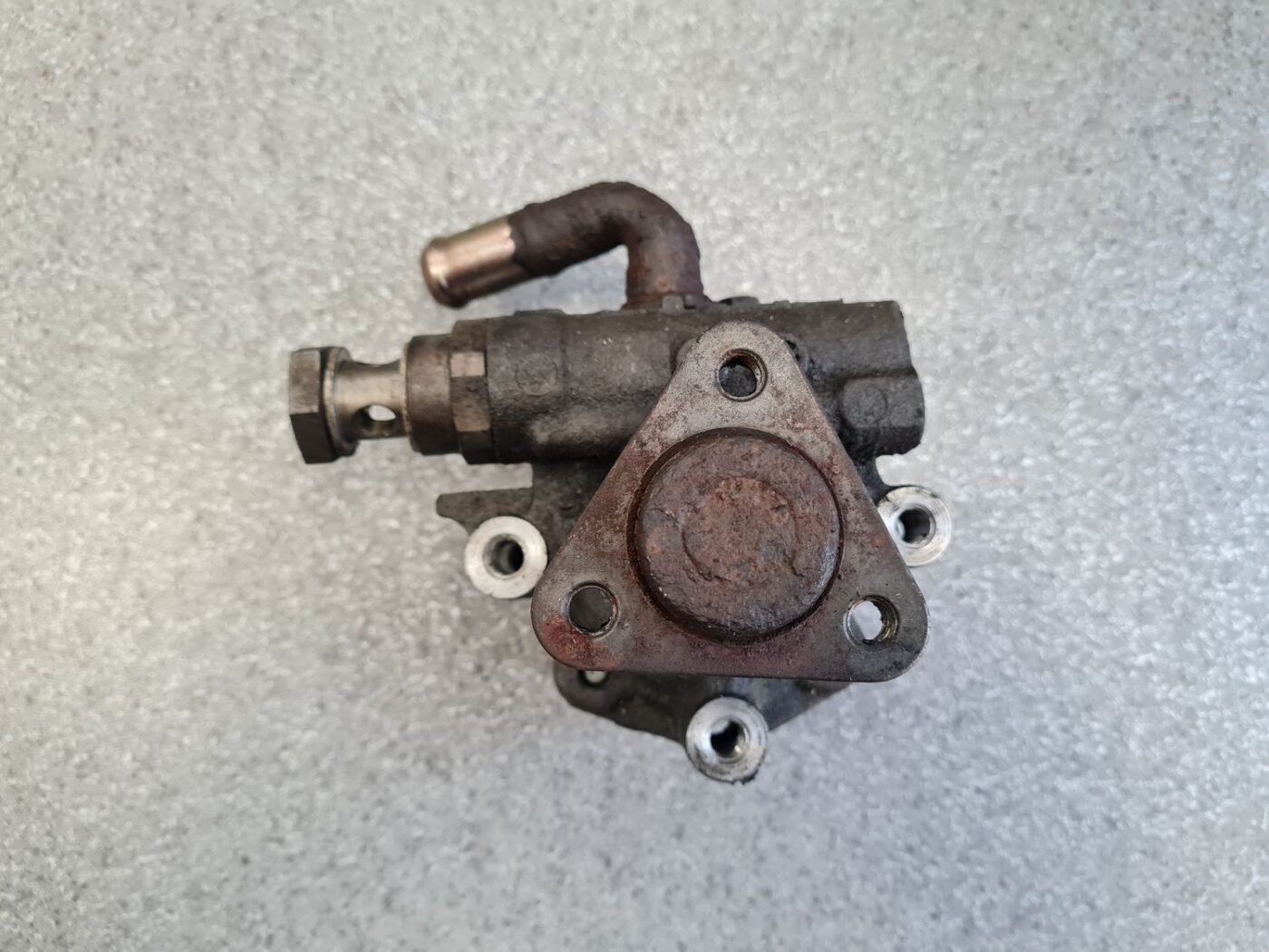 Hidrauliskais pastiprinātājs priekš AUDI A4 1996 2 Hidrauliskais pastiprinātājs priekš AUDI A4 1996