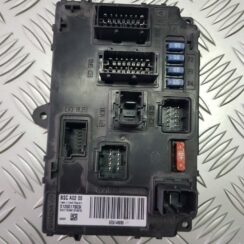 Komforta vadības bloks priekš PEUGEOT 407 2004