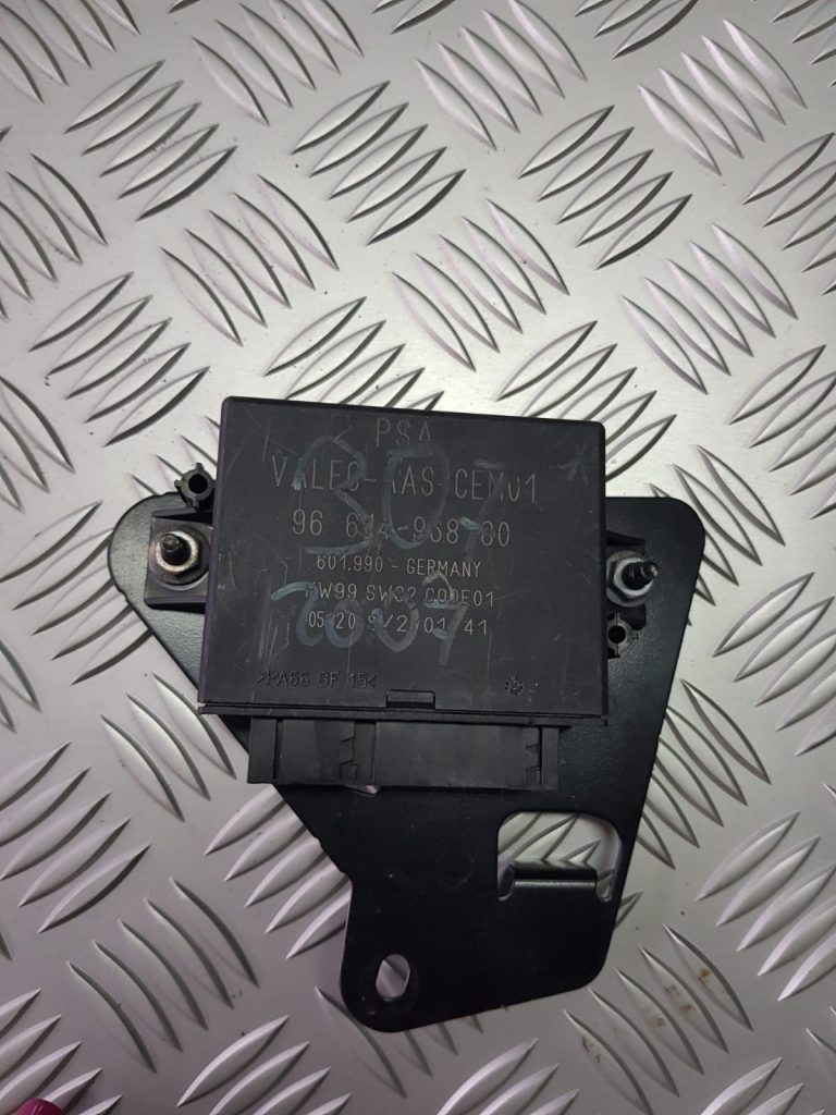 Parkošanās devēju vadības bloks priekš PEUGEOT 307 2007 1 Parkošanās devēju vadības bloks priekš PEUGEOT 307 2007