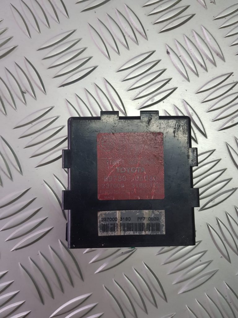 Signalizācijas vadības bloks priekš TOYOTA AVENSIS 2004 1 Signalizācijas vadības bloks priekš TOYOTA AVENSIS 2004