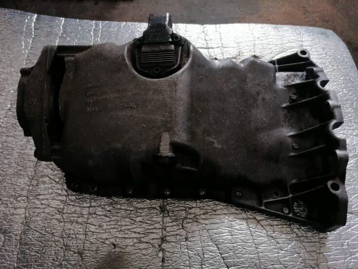 Dzinēja karteris priekš AUDI A4 2004