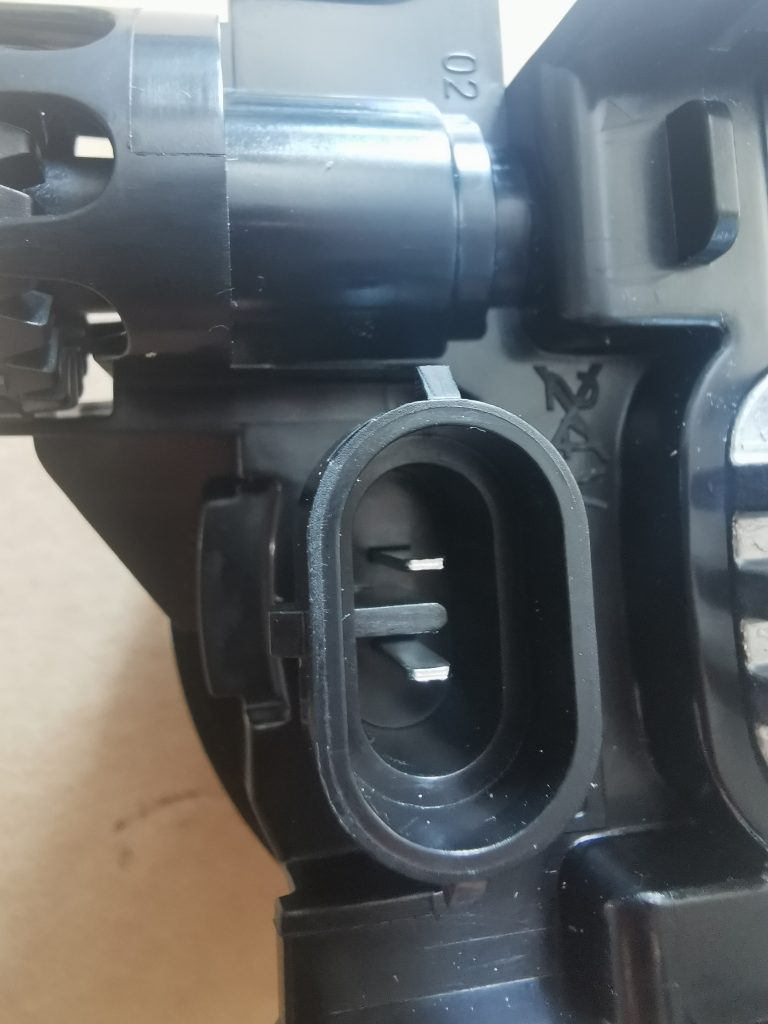 Miglas lukturis priekšā pa kreisi priekš Peugeot 308 2013-2021 5 Miglas lukturis priekšā pa kreisi priekš Peugeot 308   2013-2021