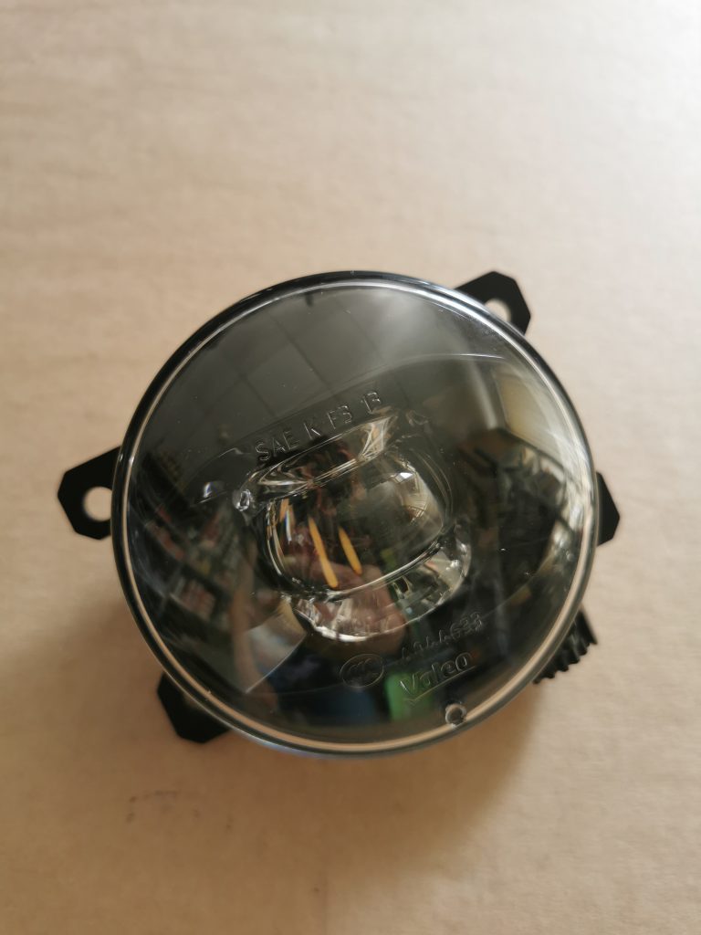 Miglas lukturis priekšā pa kreisi priekš Peugeot 308 2013-2021 2 Miglas lukturis priekšā pa kreisi priekš Peugeot 308   2013-2021