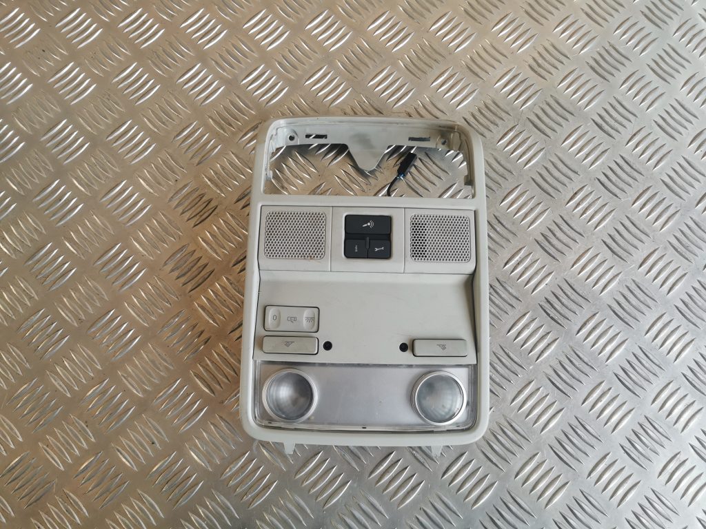 Salona apgaismojuma panelis priekš VW PASSAT CC 2009 1 Salona apgaismojuma panelis priekš VW PASSAT CC 2009