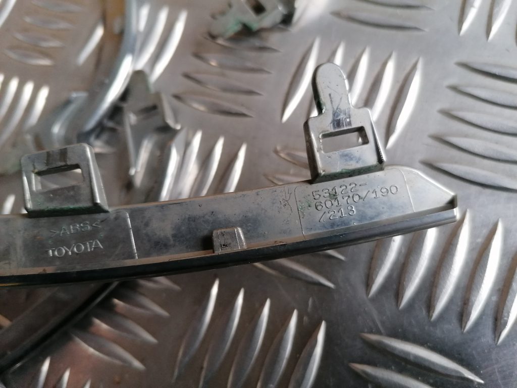 Restes uzlikas komplekts priekš TOYOTA LC150 2009 4 Restes uzlikas komplekts priekš TOYOTA LC150 2009