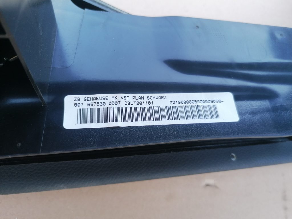 Centrālās konsoles apdares lielākā daļa priekš MERCEDES BENZ CLS 320 2005 6 Centrālās konsoles apdares lielākā daļa priekš MERCEDES BENZ CLS 320 2005