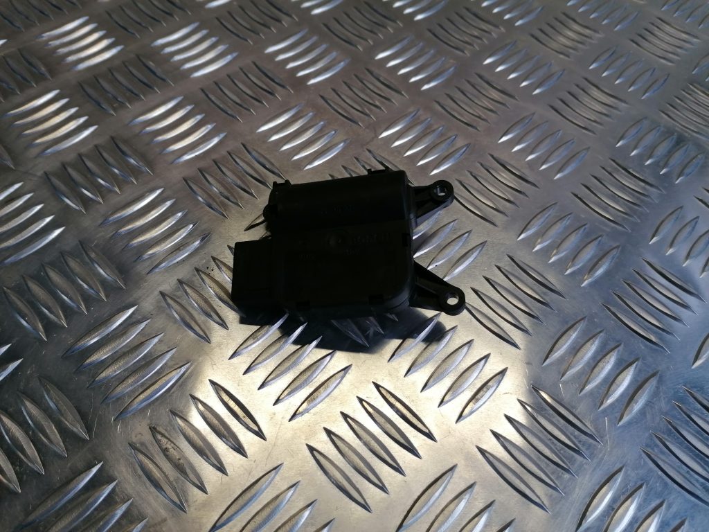 Apsildes sistēmas aktuators priekš AUDI A4 2007 1 Apsildes sistēmas aktuators priekš AUDI A4 2007