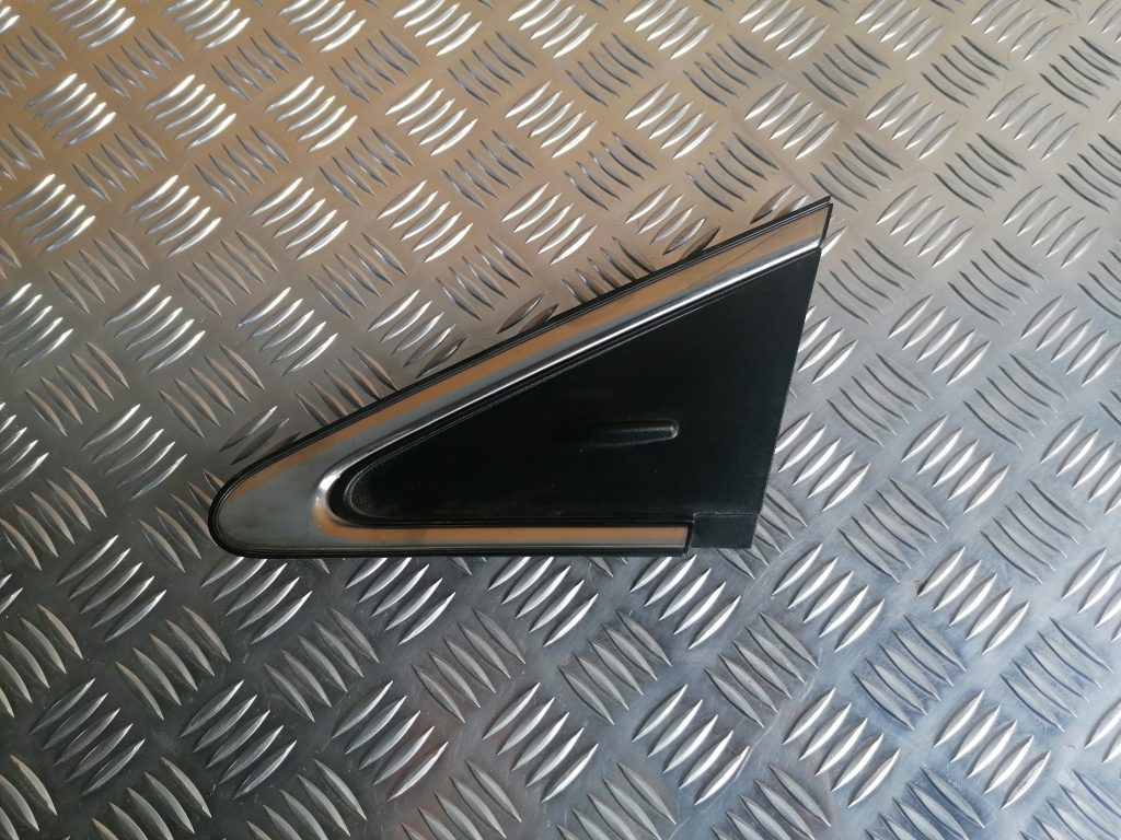 Priekšējo kreiso durvju moldings priekš TOYOTA AVENSIS 2012 1 Priekšējo kreiso durvju moldings priekš TOYOTA AVENSIS 2012