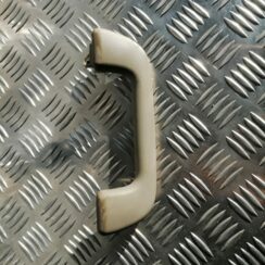 Salona rokturis griestos priekš TOYOTA AVENSIS 2012