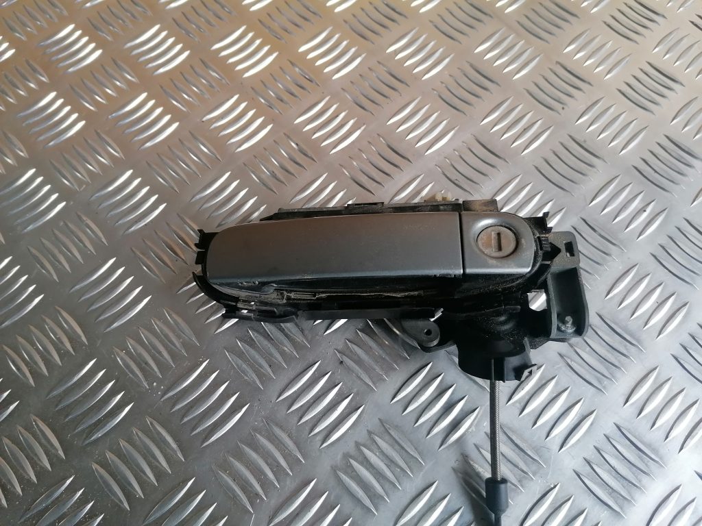 Priekšējāis kreisais durvju rokturis priekš AUDI A4 2007 1 Priekšējāis kreisais durvju rokturis priekš AUDI A4 2007