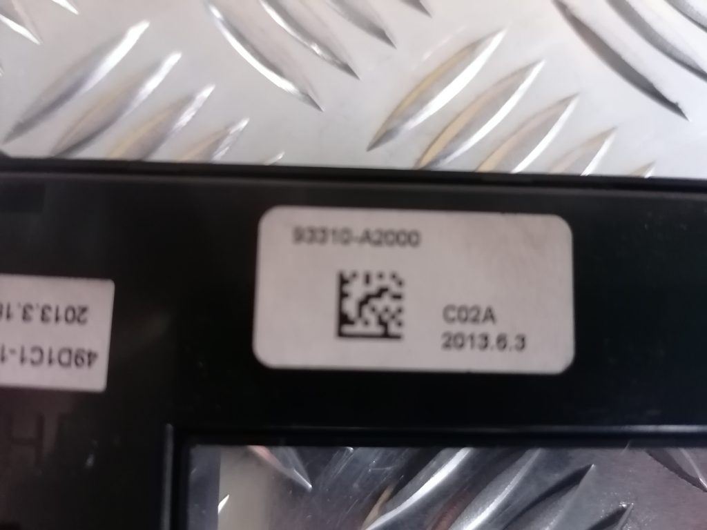 Parkošanās devēju poga priekš KIA CEED 2013 2 Parkošanās devēju poga priekš KIA CEED 2013