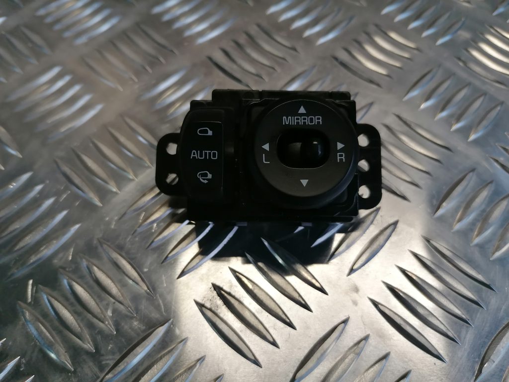 Spoguļa regulēšanas poga priekš KIA CEED 2013 1 Spoguļa regulēšanas poga priekš KIA CEED 2013