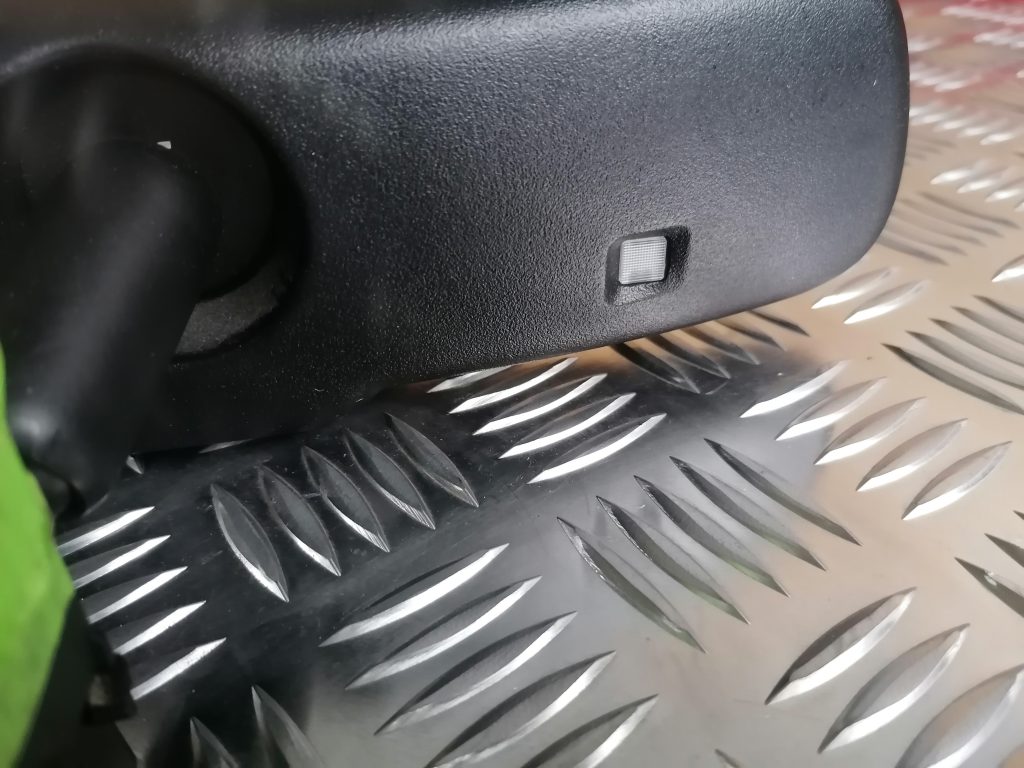 Salona atpakaļskata spogulis priekš KIA CEED 2013 2 Salona atpakaļskata spogulis priekš KIA CEED 2013