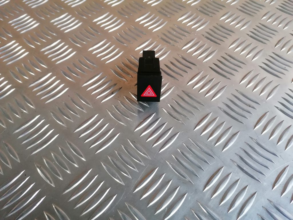 Trauksmes poga priekš VW POLO 2008 1 Trauksmes poga priekš VW POLO 2008