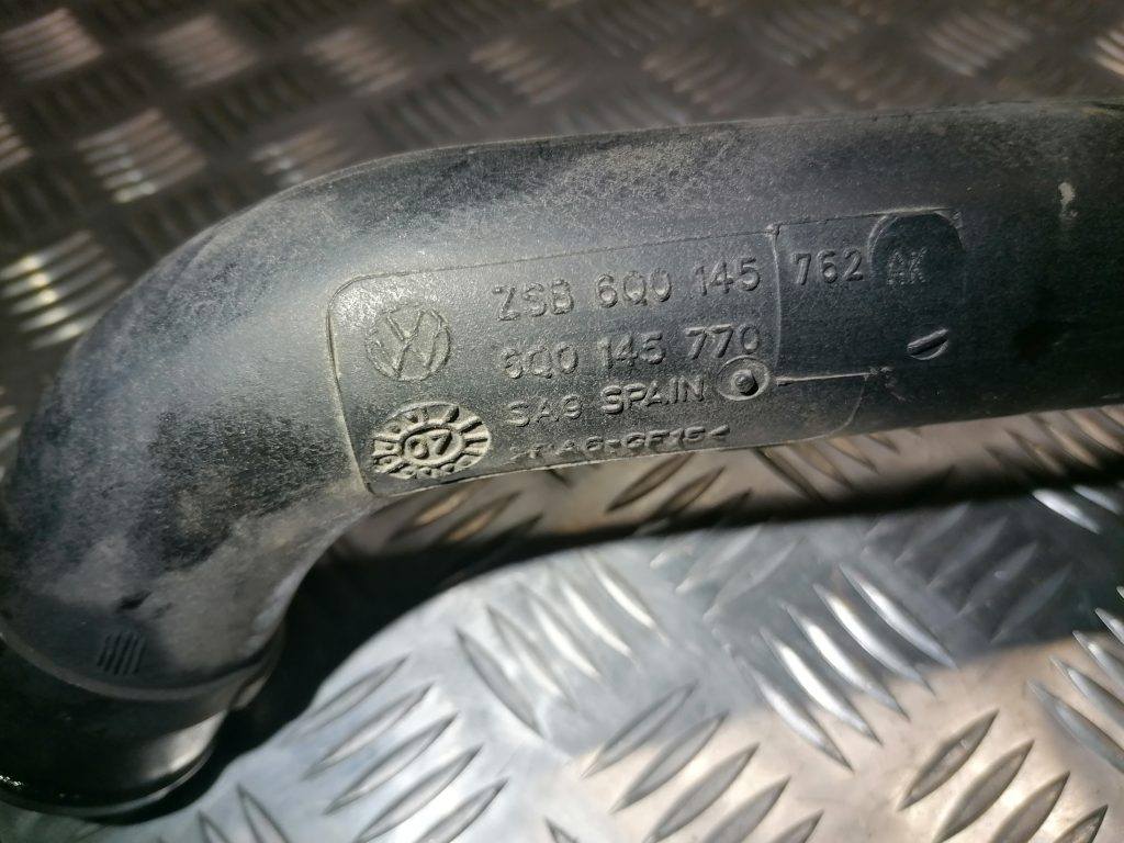 Interkulera caurule priekš VW POLO 2008 2 Interkulera caurule priekš VW POLO 2008