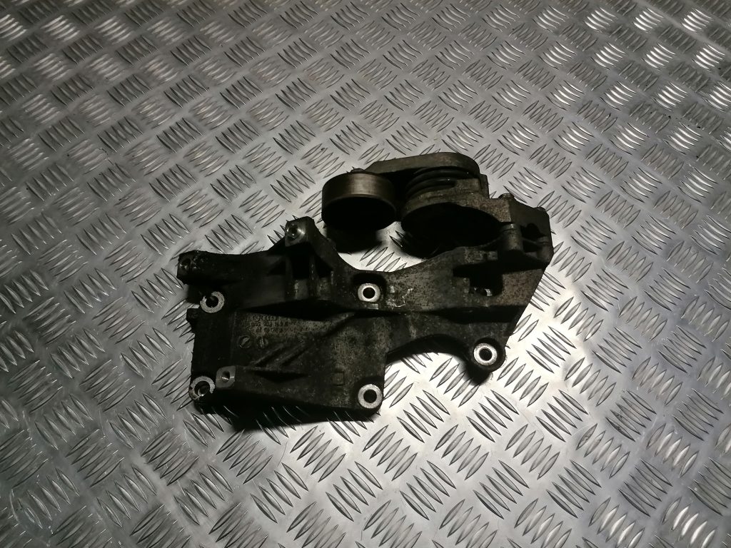 Ģeneratora kronšteins priekš VW POLO 2008 1 Ģeneratora kronšteins priekš VW POLO 2008