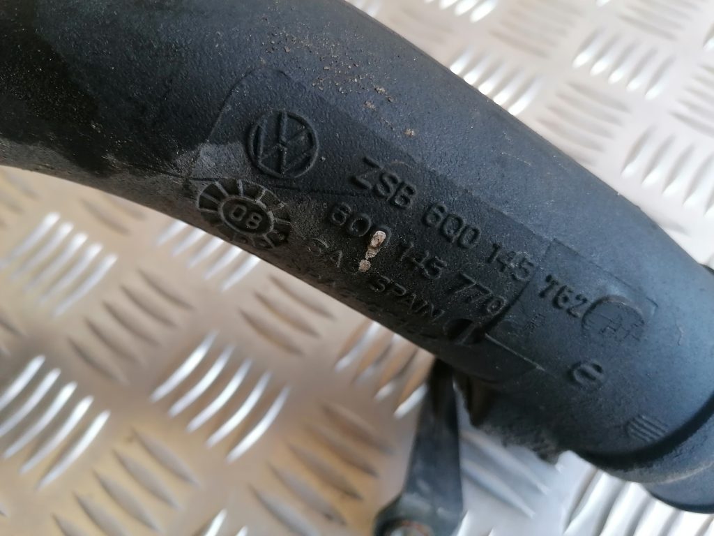 Interkulera caurule priekš ŠKODA FABIA 2008 2 Interkulera caurule priekš ŠKODA FABIA 2008