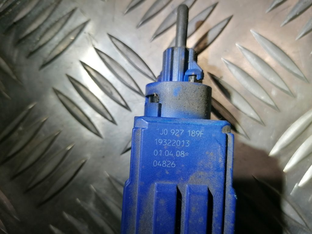 Bremžu signāla slēdzis priekš ŠKODA FABIA 2008 2 Bremžu signāla slēdzis priekš ŠKODA FABIA 2008