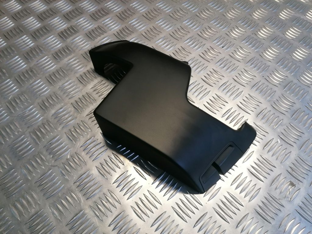 Aizmugurēja sēdekļa atzveltnes plastmasas uzlika priekš BMW 330D E91 2008 TOURING 1 Aizmugurēja sēdekļa atzveltnes plastmasas uzlika priekš BMW 330D E91 2008 TOURING