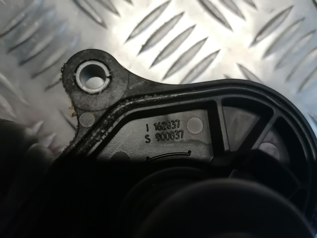 Termostata korpuss priekš BMW 330D E91 2008 TOURING 2 Termostata korpuss priekš BMW 330D E91 2008 TOURING