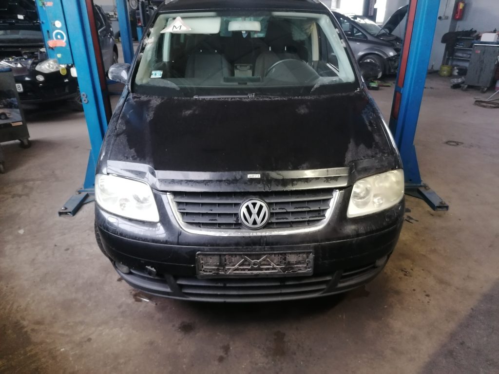 VW TOURAN 2005 379