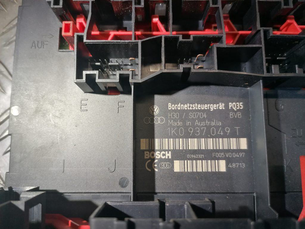 Komforta vadības bloks priekš VW TOURAN 2005 2 Komforta vadības bloks priekš VW TOURAN 2005