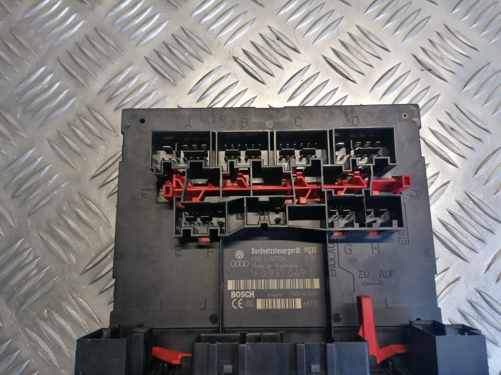 Komforta vadības bloks priekš VW TOURAN 2005 3 Komforta vadības bloks priekš VW TOURAN 2005