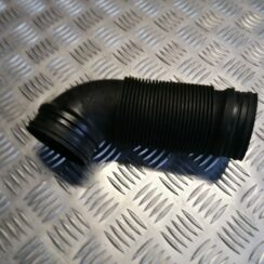 Gaisa filtra korpusa caurule priekš VW TOURAN 2005