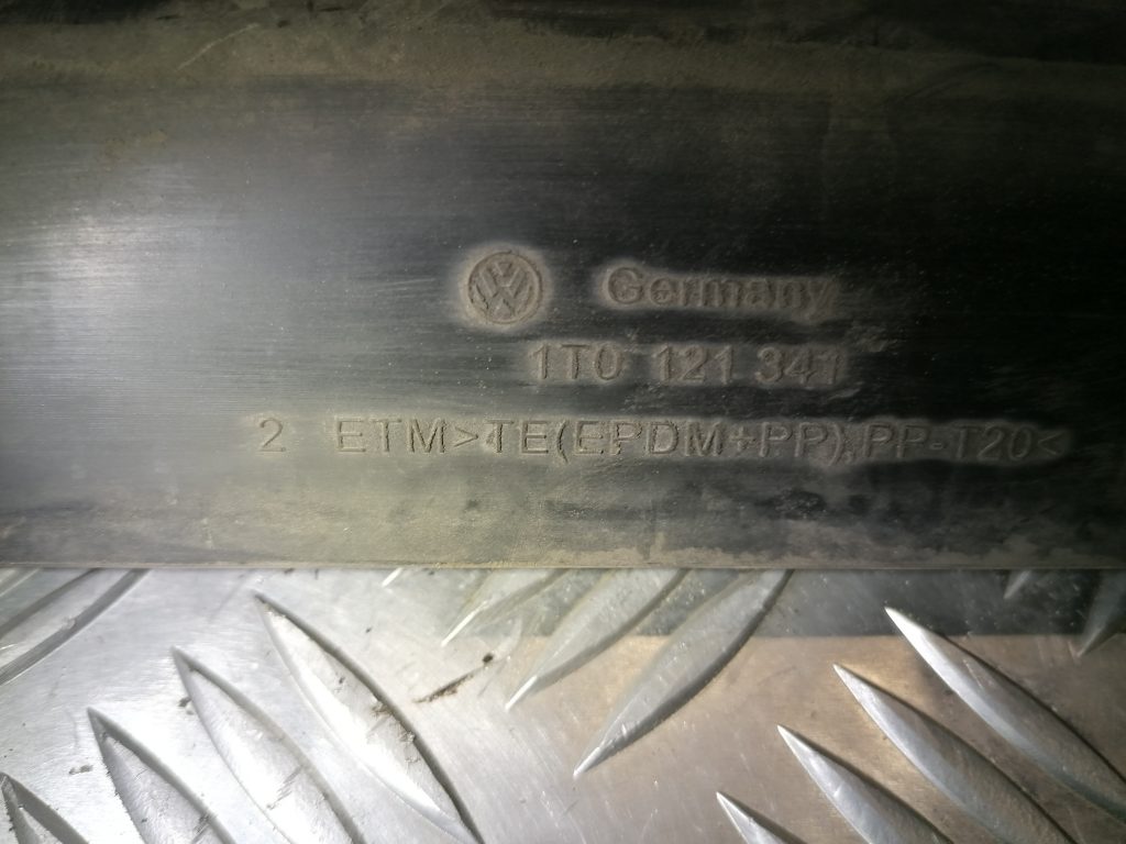 Ieplūdes gaisa deflektors/Difuzors priekš VW TOURAN 2005 2 Ieplūdes gaisa deflektors/Difuzors priekš VW TOURAN 2005