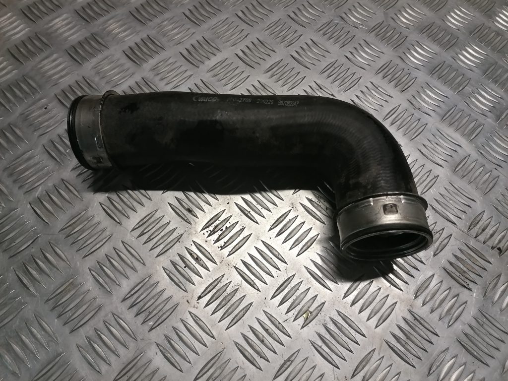 Interkulera caurule priekš VW TOURAN 2005 1 Interkulera caurule priekš VW TOURAN 2005